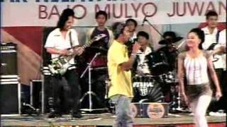 Download lagu Blebes - Evi Puspitasari dan Brodin - OM SERA 2005 - Duet Mesra mp3