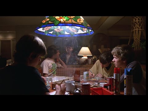 Dungeons & Dragons played in "E.T.: The Extra-Terrestrial" (1982)