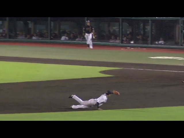【4回裏】ヒットを阻止!! マリーンズ・藤岡が連日のファインプレー!! 2018/8/17 E-M