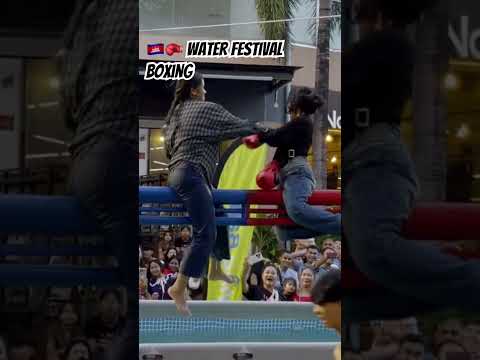 🇰🇭🥊 Water Festival Boxing #cambodia #siemreap #waterfestival #kunkhmer #visitcambodia #bonomtouk