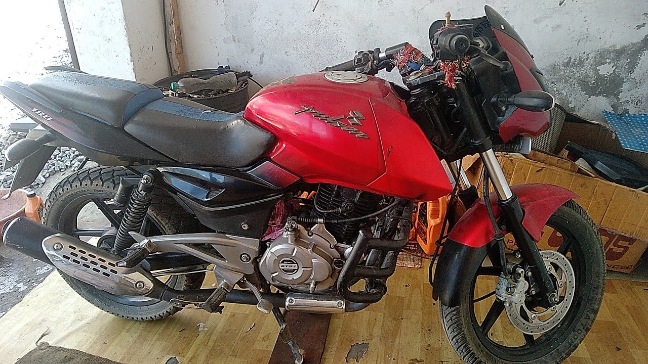 Bajaj Pulsar 180 soccer leek Kyon Hote Hain