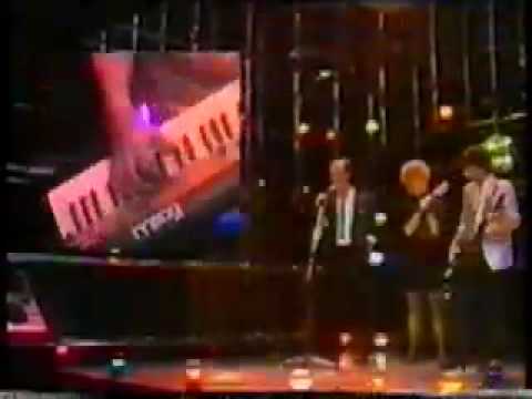 Spectral Display - It Takes A Muscle  - Milano - M.I.A. - Simon Killer