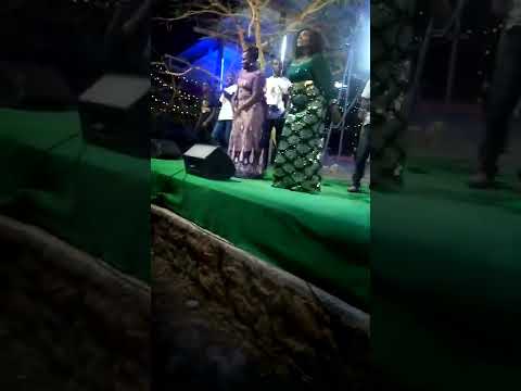 ROSE MUHANDO KWA MARA YA KWANZA WAPATANA MA MI IGNIS KWENYE STAGE MOJA..