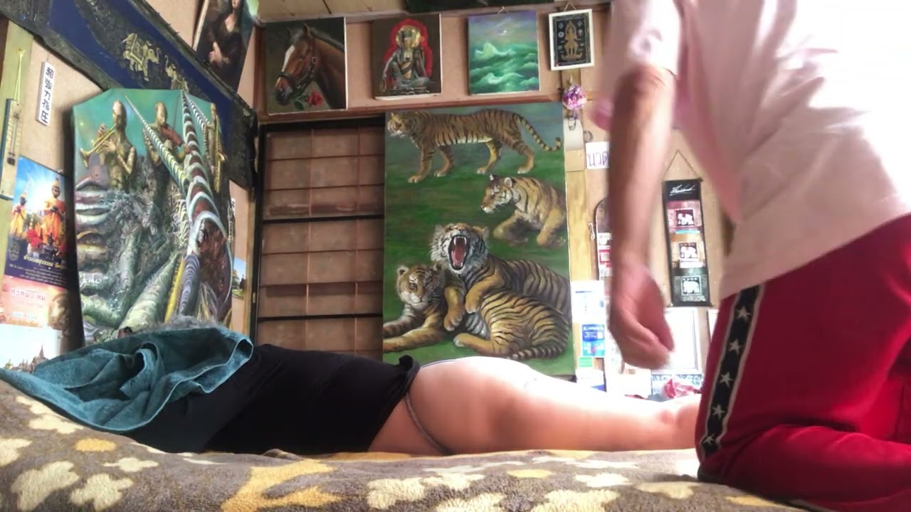 頭で圧迫ストレッチ引きずり