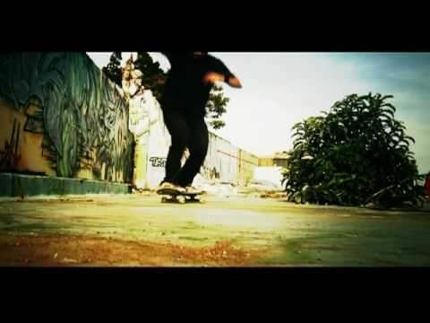 TOLEDO - CON ALGO SIMPLE LOS ELIMINO (VIDEO OFICIAL)