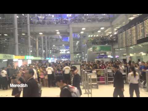 [HD] 121004 Super Junior (SD+YS+KH+EH+LT+KI) Arrived in BKK @Suvarnabhumi Airport