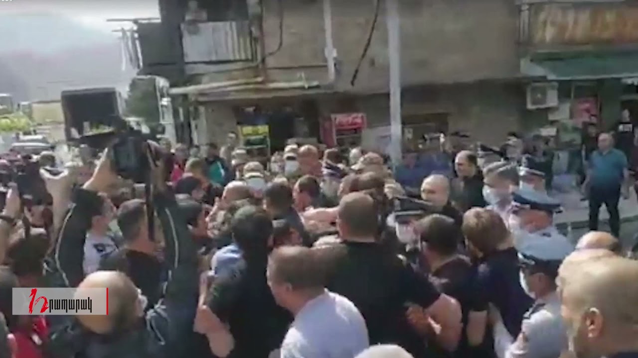 Բախում Մեղրիում ոստիկանների և ցուցարարների միջև՝ Փաշինյանի այցի ժամանակ