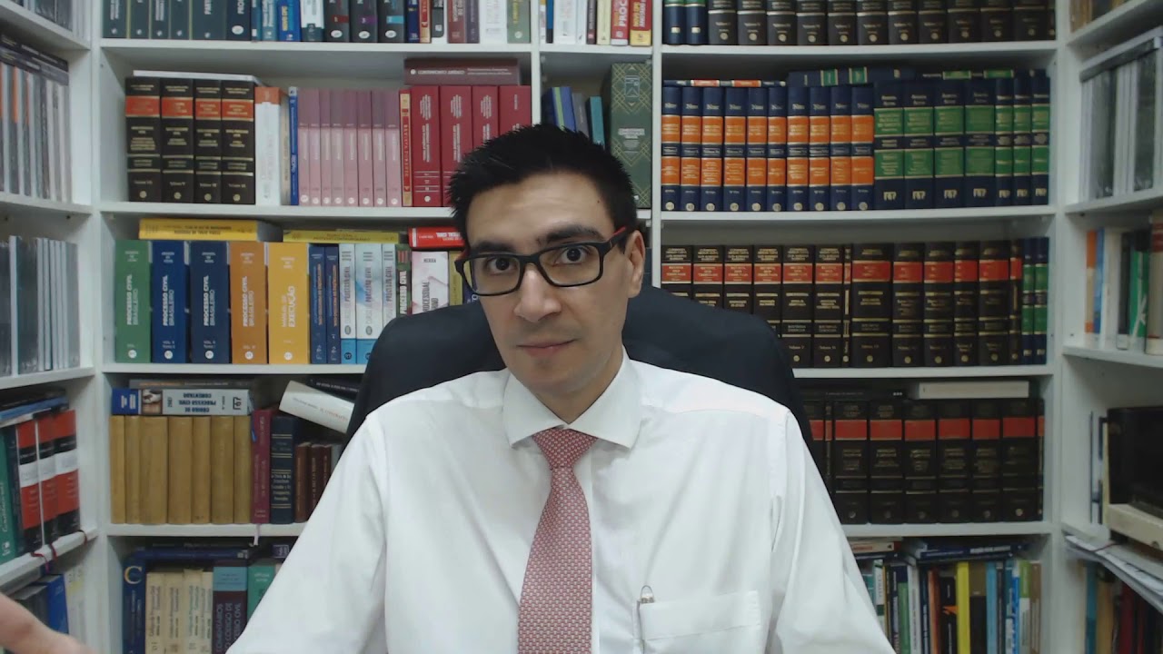 Peticionar nos autos não implica ciência inequívoca da sentença nem dispensa intimação formal.