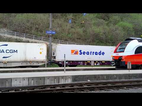 Güterzug hält in Spielfeld Strass, Südsteiermark, Austria