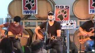 Luke Bryan - Drink A Beer (live)
