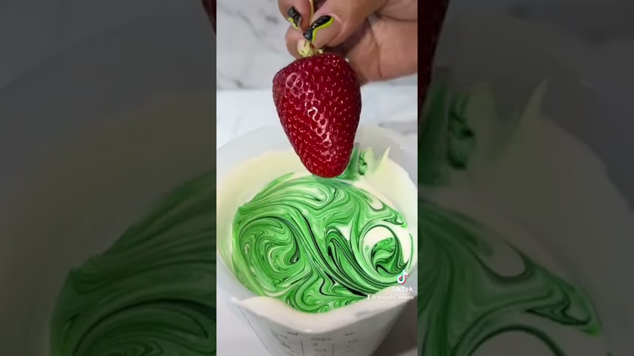 How to Marble Chocolate Covered Strawberries