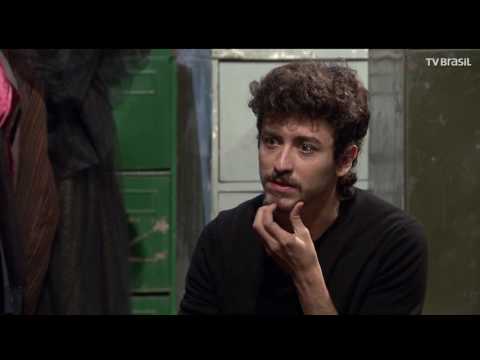 Jesuíta Barbosa compartilha as dificuldades de gravar pela primeira vez no exterior