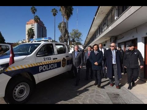 Video: Sáenz entregó 14 patrulleros a la Policía