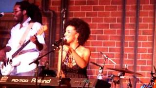 Laura Izibor    Shine