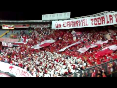"Salida santa fe vs estudiantes de la plata" Barra: La Guardia Albi Roja Sur • Club: Independiente Santa Fe