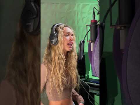 Daniela Avanzini Sings “Telepatía” | Early Pop Artist Journey Before Dream Academy