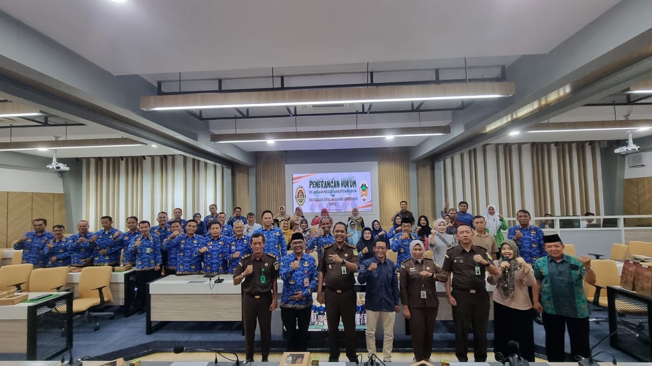 PENERANGAN HUKUM PADA DINAS PERDAGANGAN, KOPERASI DAN USAHA MIKRO KABUPATEN MADIUN