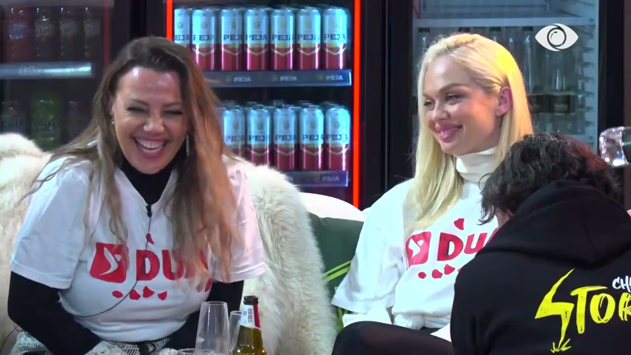 “Sheh Xhuadolin dhe e ka harruar Krisën”/ Laerti imiton Tirin, banorët shpërthejnë në të qeshura