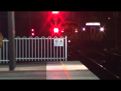 SSR GM10/GM22 ROLLS THROUGH MACAURTHUR STATION