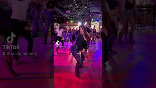 Doing our thang 🐓👑🫶🏼 #linedancing #maketheroostercrow #roostercrow #fun  #marialinedancing