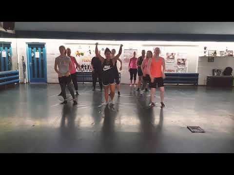 Zumba - Pull up - Dyna, Frenna, Ronnie Flex/choreo by Naomi Tuhehay