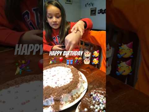 Birthday cake cutting #youtubeshorts #cake #decoration #birthday #birthdaycake #birthdaycelebration