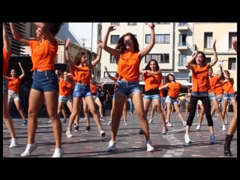 Flashmob NowWeMove Greece, Athens 29.09.2013 (Official Video)
