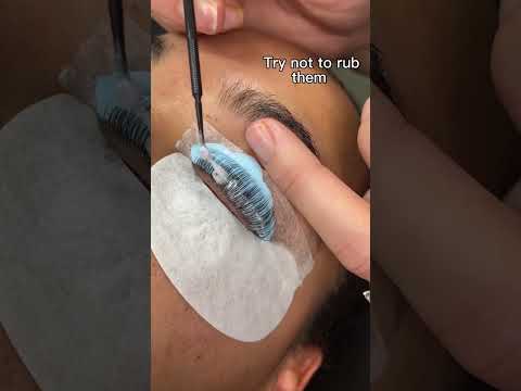 Keep your lashes long & lifted with these top tips! ✨💕