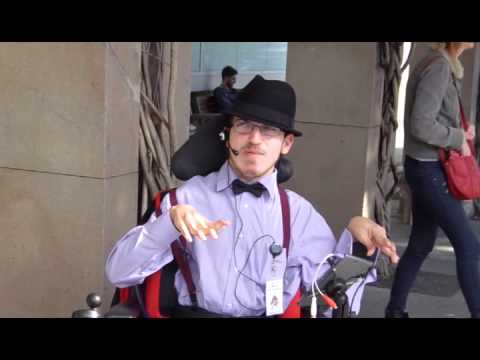 Andrew busking La vie en rose italian, engish and french