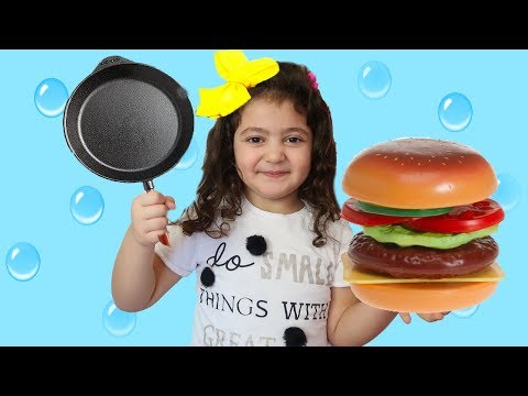 ELİF ÖYKÜ'NÜN HAMBURGERİ KAYBOLDU - Öykü pretend play food Johny Johny Yes Papa Song for Children