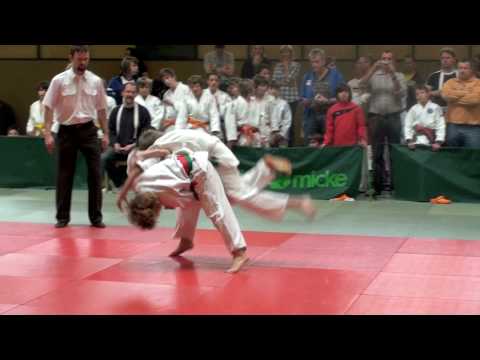 Judo Hansokumake  Nackenrolle