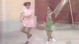 turma do chaves dançando a musica do dicro