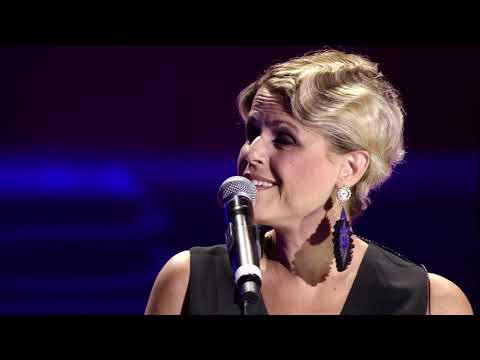 Tosca canta "Ho amato tutto"  alla prima serata finale di Musicultura 2020