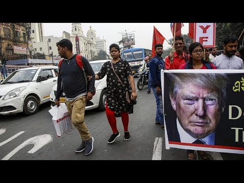 مظاهرات في الهند احتجاجاً على زيارة الرئيس الأمريكي دونالد ترامب…