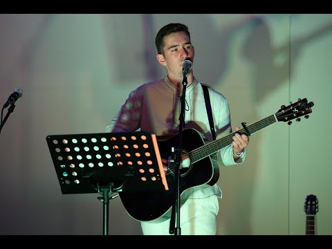 Rares Andrei Pauna - Cucuruz cu frunza-n sus