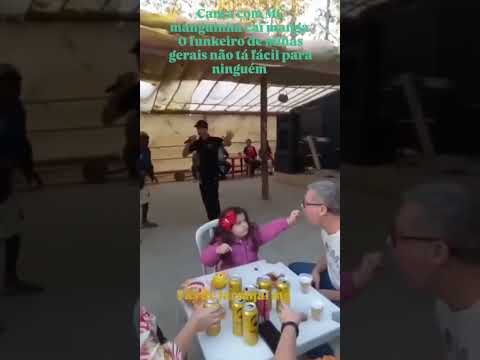 fãs de laranjal mg canta com MC manguinha cai manga o funkeiro de minas gerais