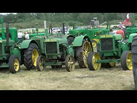 John Deere Two-Cylinder Paradise - zeketheantiquefreak