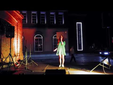 Gosia Manthey ,  Hallelujah I love him so