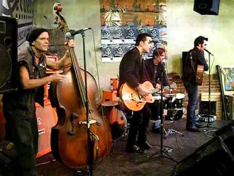 Heavy Trash - Kissy Baby