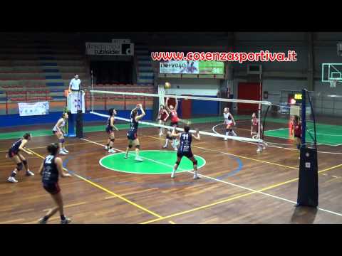 DeSetaCasa Volley Cosenza - Centro Sportivo Giovanile, muro punto di Bernabò