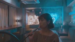 Japanese smoking girl | ネオン輝くシーシャ屋