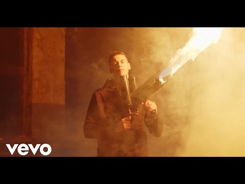 Małach feat. DJ Element - Palę (Official Video)