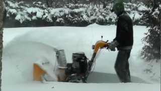 preview picture of video 'Uchanie - odśnieżarka Stiga Snow Power - zima 15-03-2013'