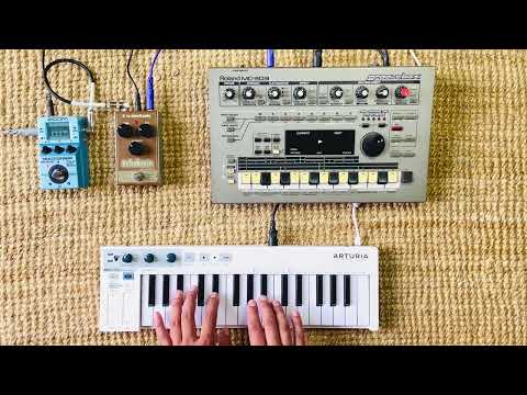 Processing this noisy MC303 Groovebox thru pedals for a quick 90s jam #rolandgroovebox #dawless