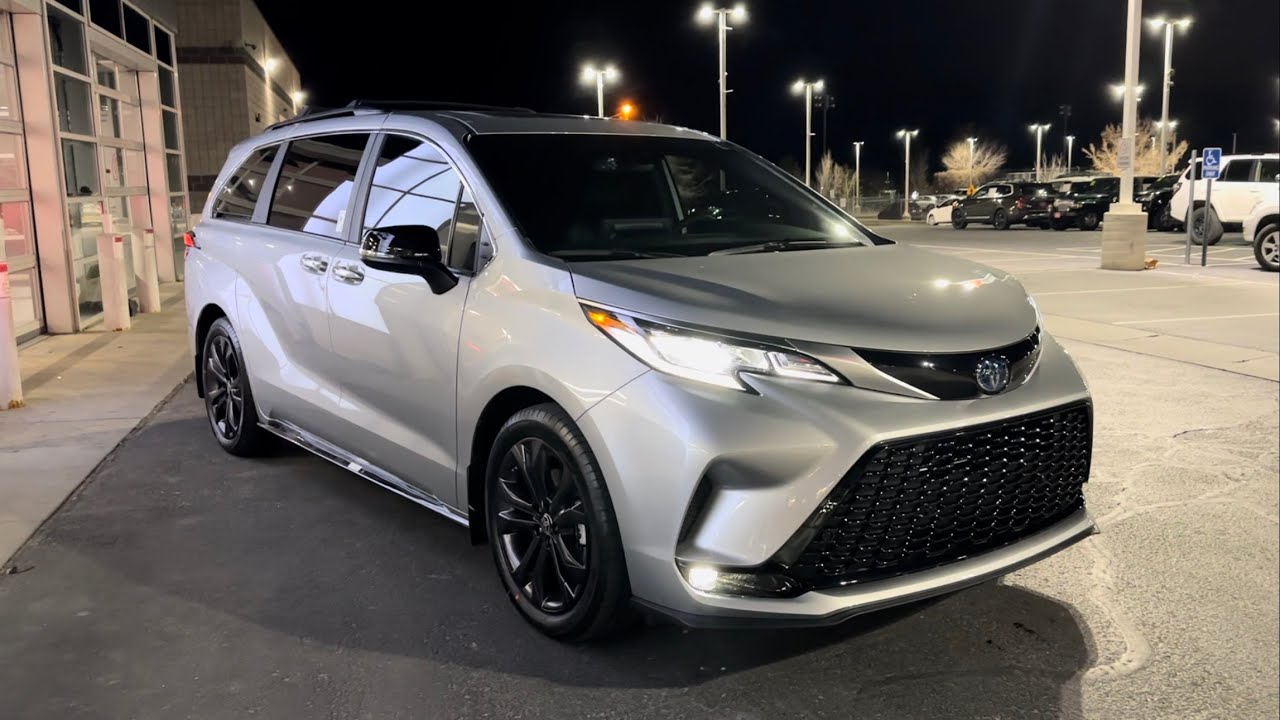 I’m a van dad now… Our NEW 2023 Toyota Sienna 25th Anniversary Edition!