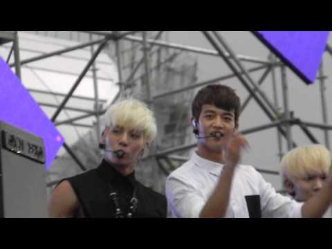 130701 Hong Kong Dome Festival - SHINee - Jonghyun [fancam]