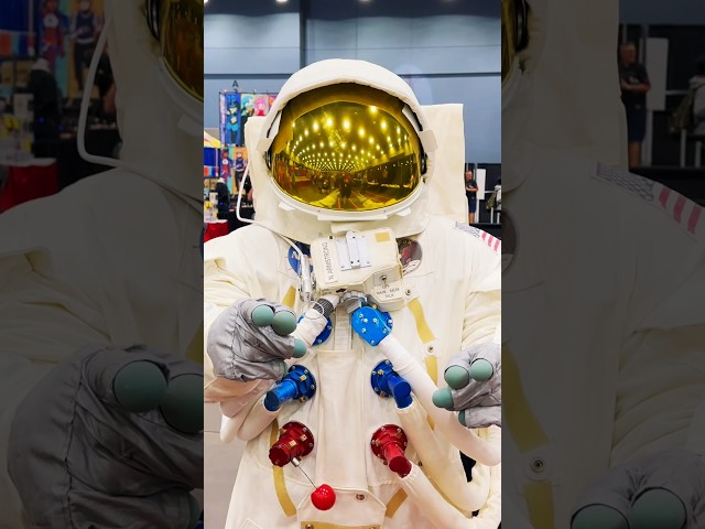 Vídeo relacionado con AUYAO Disfraz de Astronauta Adultos, Traje de Astronauta para Hombres, Traje Espacial, Disfraz de Adulto, para Carnaval Halloween Cosplay, M