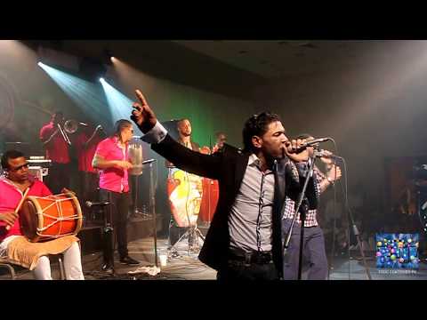 Omega El Fuerte  - Noche De Travesura  ( En Vivo Desde Afrika Club )