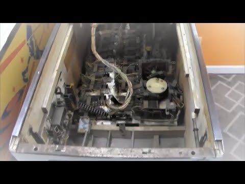 Repairing a 1968 Chicago Coin 'Gun Smoke' Electromechanical Pinball Machine PART 1
