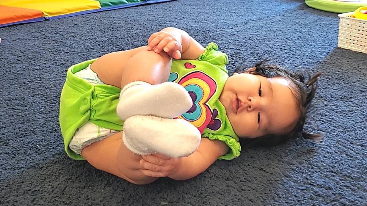 Watch Cómo Ayudo a Mi Bebé a Voltearse | Lorena Vargas Fisioterapeuta Now Cómo Ayudo a Mi Bebé a Voltearse | Lorena Vargas Fisioterapeuta